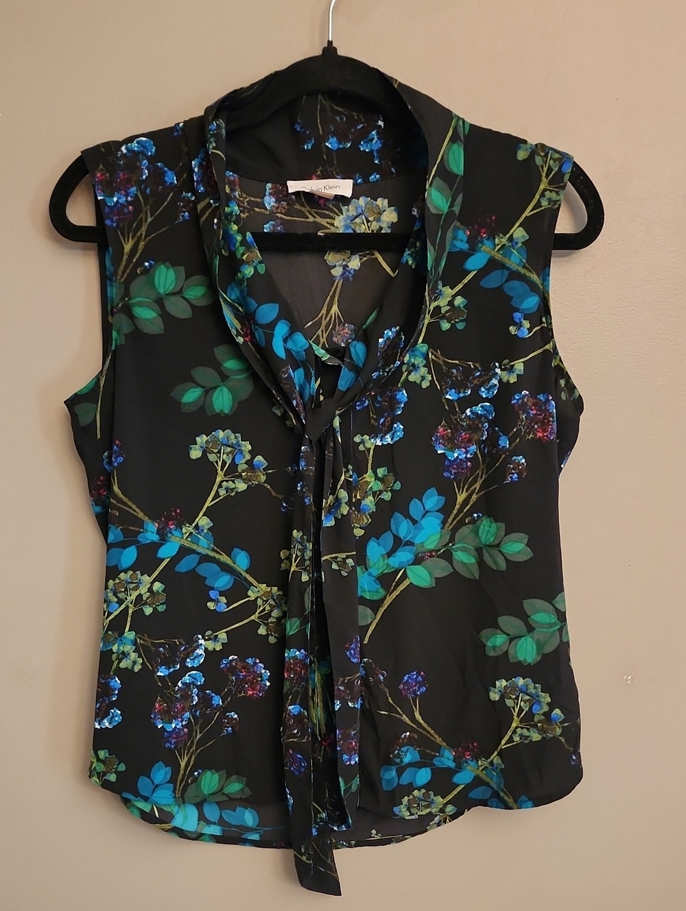 Calvin Klein Sleeveless Floral Button Up Tie-Neck